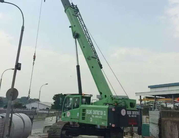 HDTC40, HDTC32, HDTC25 telescopic crawler crane products in Singapore and municipal subway construction site